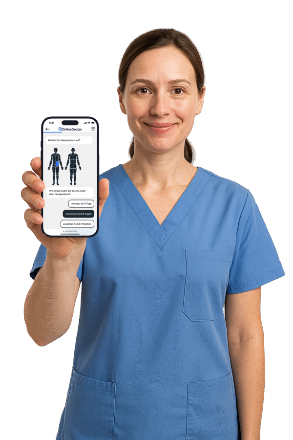Eine Krankenschwester hält ein Smartphone mit der Chatbot von OnlineDoctor in der Hand.